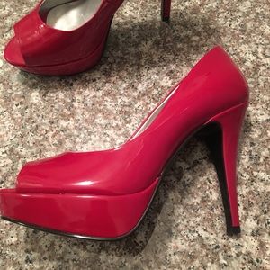 Heels By, Guess size 7